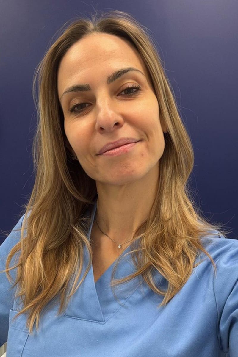 Dott.ssa Moreschi Chiara Chirurgo OraleSi occupa nella struttura di Chirurgia e Patologia Oralewww.chiaramoreschi.it